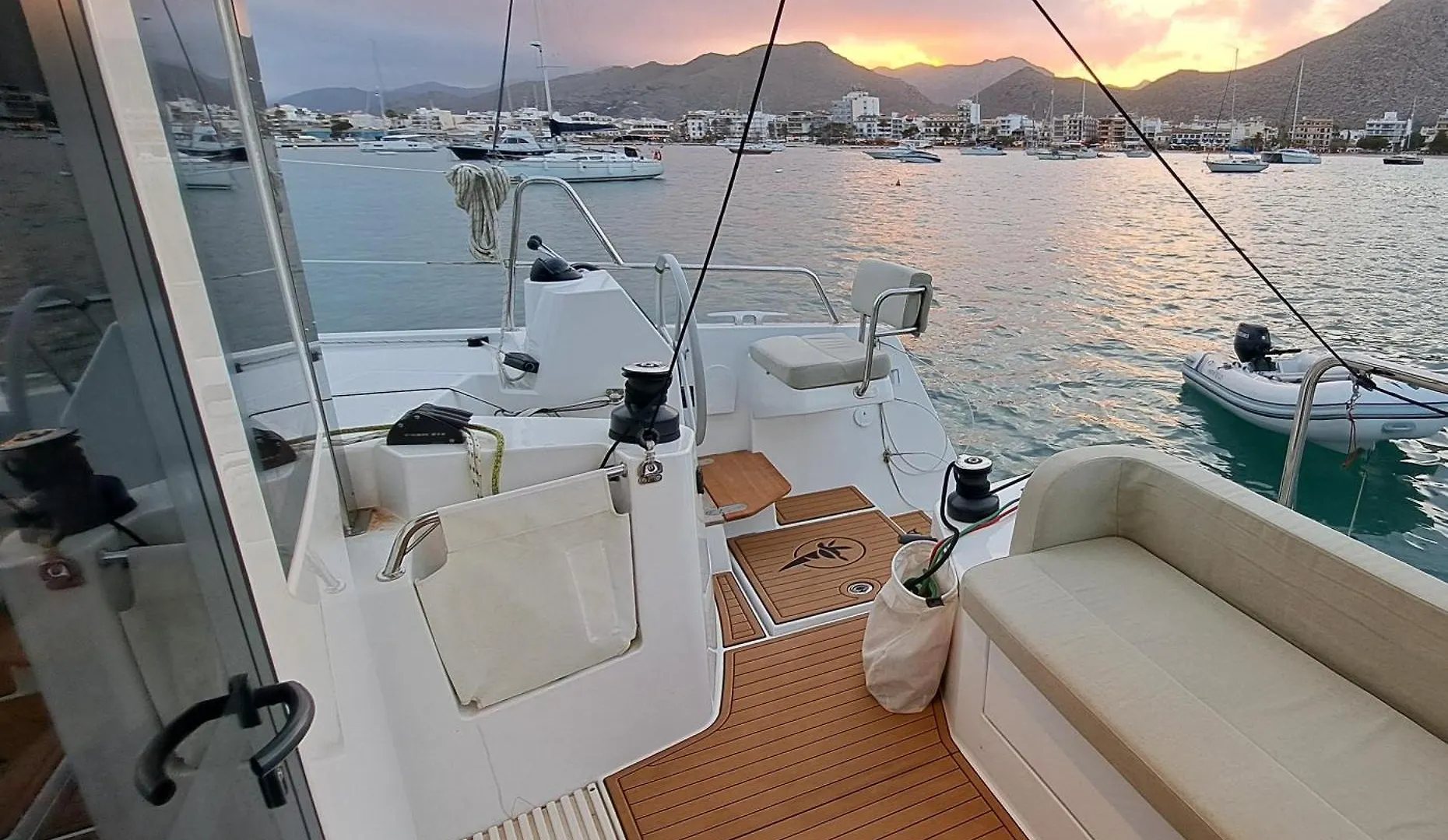 Botel Dortoka Catamaran Hotel Sitges Spain