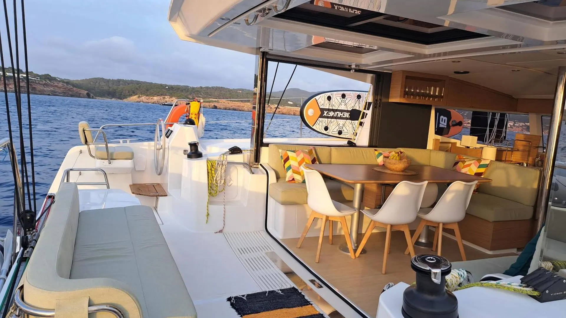 Botel Dortoka Catamaran Hotel Sitges